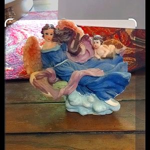 Angel figurine